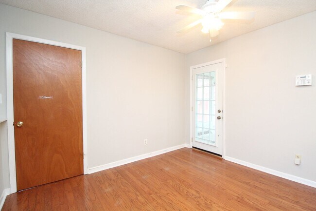 Building Photo - Spacious 4BR Home with Bonus Studio, Sunro...