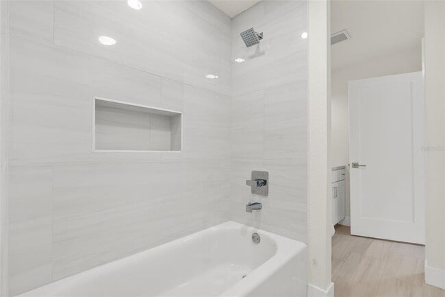 Building Photo - 2352 Lorena Ln