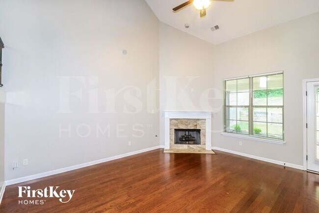 Building Photo - 25 Garden Springs Dr