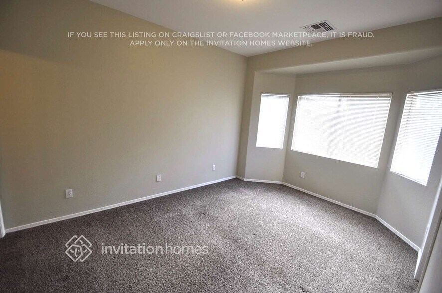 Building Photo - 17137 W Saguaro Ln