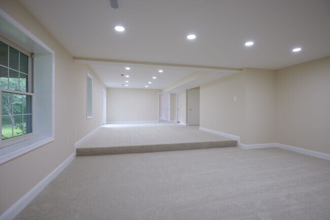 Building Photo - 10607 Farmbrooke Ln