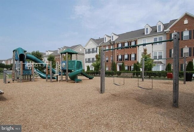 Building Photo - 206 Heathwalk St