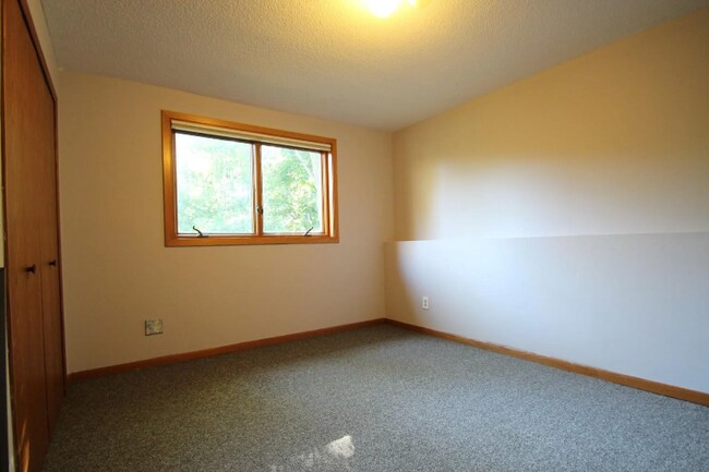 Building Photo - 2721 Westcliffe Dr