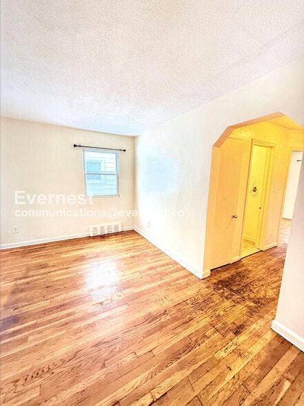 Building Photo - 19449 W Chicago