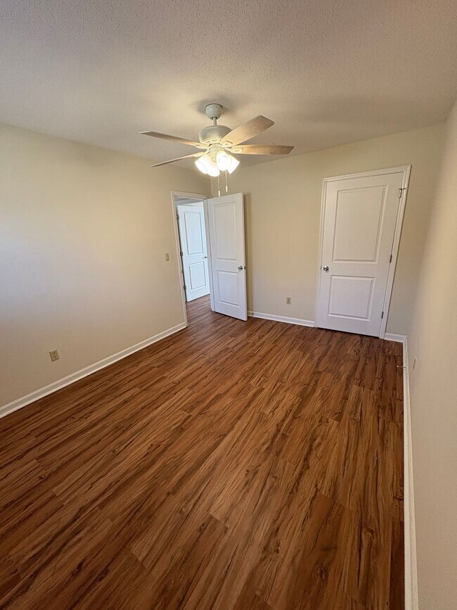 Building Photo - 5101A N. Moore Lane