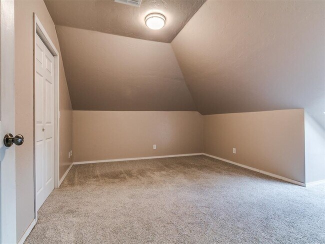 Building Photo - 1117 NW 198th St