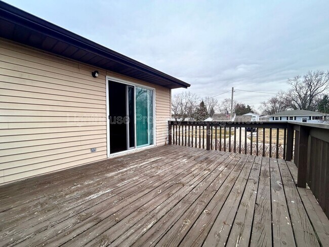 Building Photo - 607 Clayton Ave NW