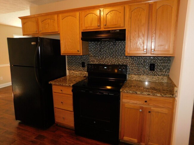 Building Photo - Beautiful Family Home