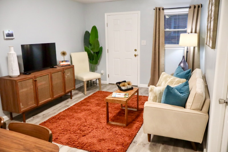 Building Photo - 618 Troy St