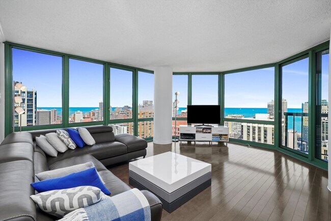 Building Photo - 111 W Maple St