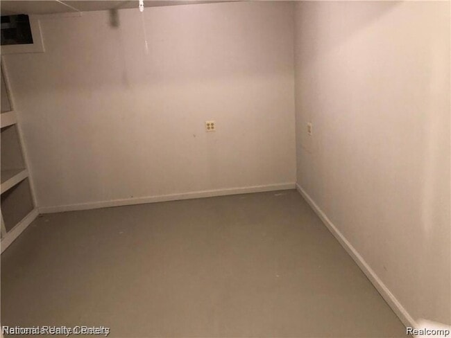 Building Photo - 43449 Arbor Way W