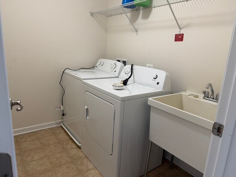 Building Photo - 22899 Chestnut Oak Ter