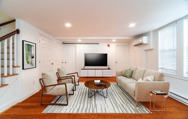 Building Photo - Bridge Landing