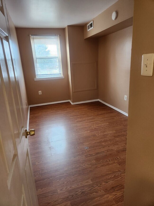 Building Photo - 4320HOWELL UNIT A &amp; B