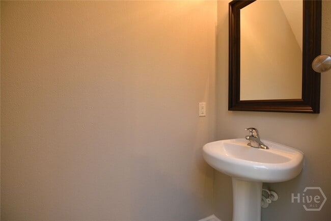 Building Photo - 5 Canyon Oak Loop