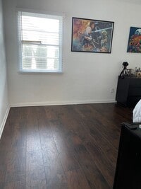 Building Photo - House for rent
