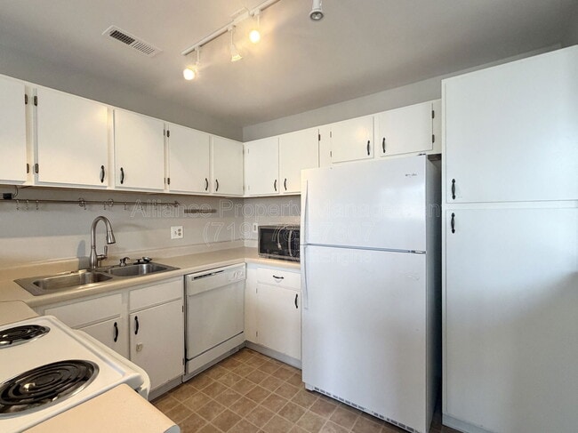 Building Photo - 2117 Denton Grove