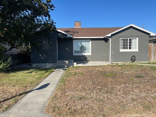 Primary Photo - Updated 3 Bedroom 1 Bath home of Rent!!