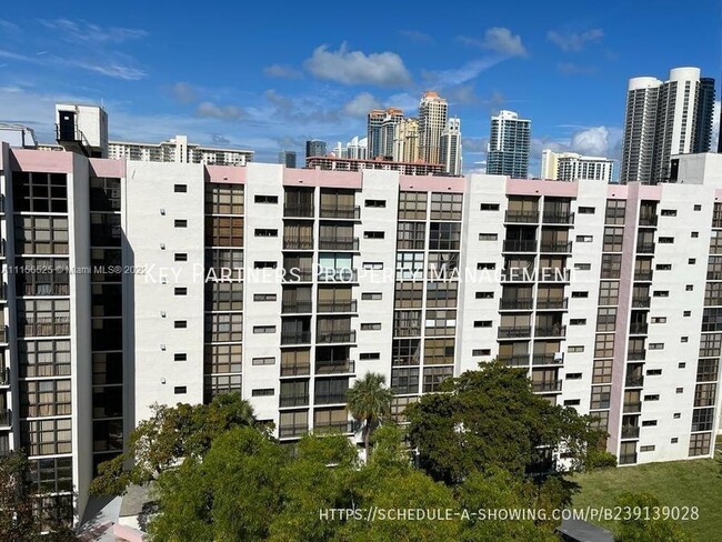 Building Photo - 17011 N Bay Rd
