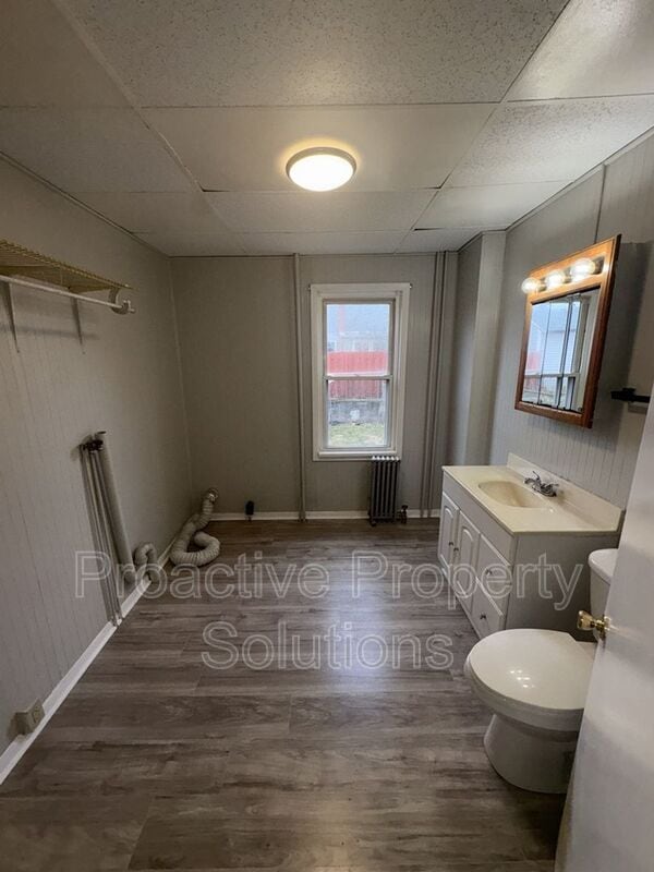 Building Photo - 27 Edison St