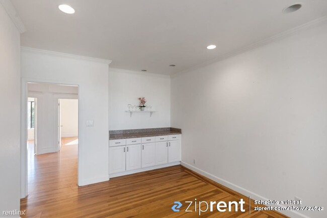 Building Photo - 3 br, 1 bath Triplex - 1032 Balboa St, San...