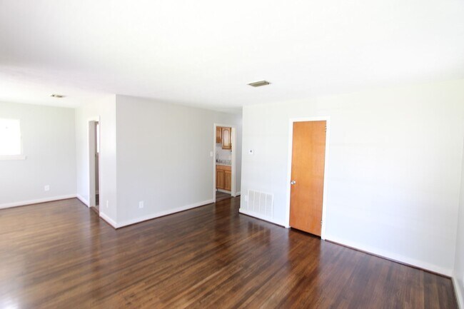 Building Photo - 2307 17th St Ensley