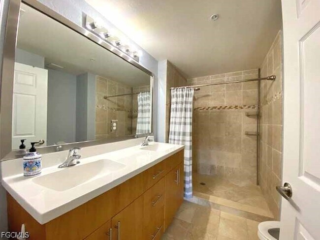 Building Photo - 13180 Bella Casa Cir
