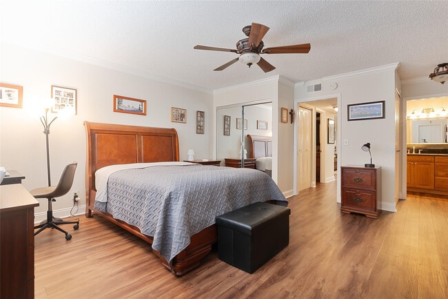 Building Photo - 370 NW 46th Ave