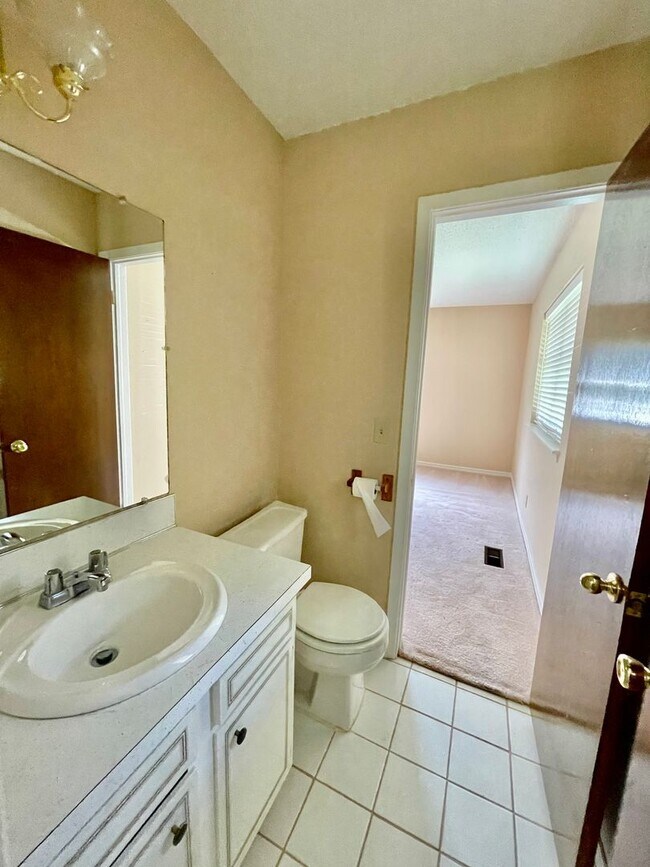 Building Photo - Charming Rental in Broken Arrow 3BD 2BA 2 Car Grg