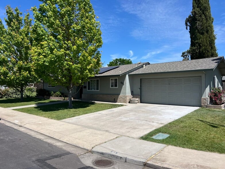 Building Photo - 618 Madsen Dr