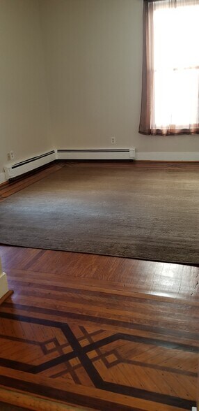 Living room - 338 Pawtucket St