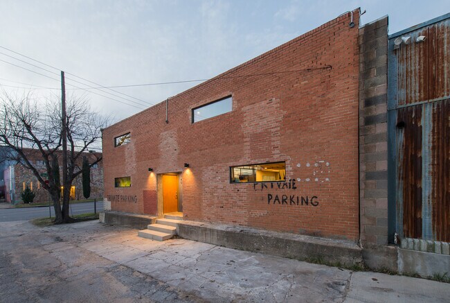 Building Photo - 3102 Commerce St