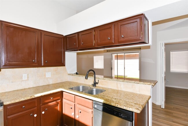 Building Photo - 8558 Laurel Trails Dr