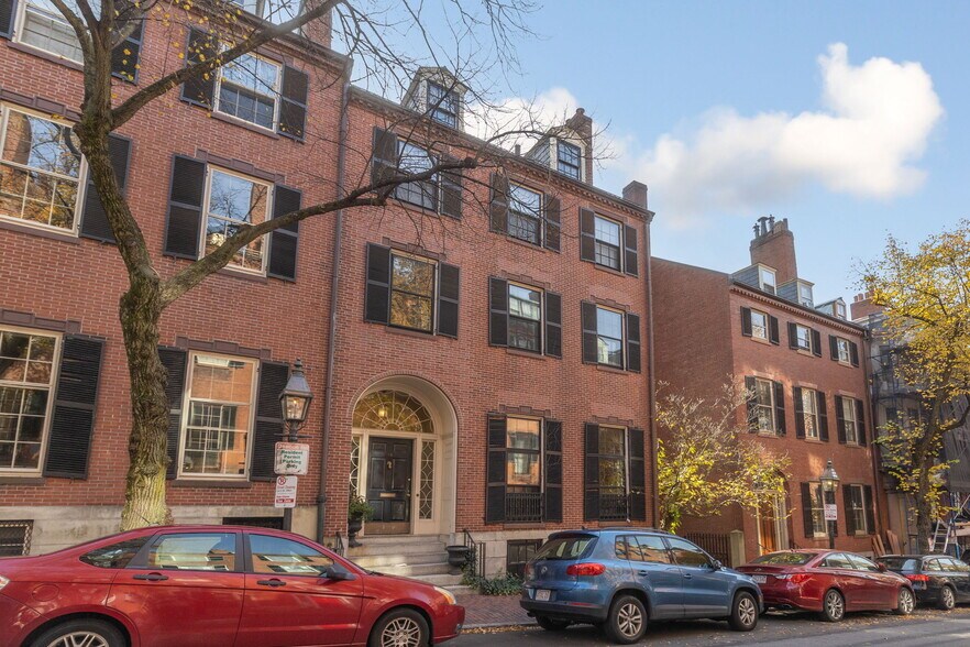 Building Photo - 14 Chestnut St