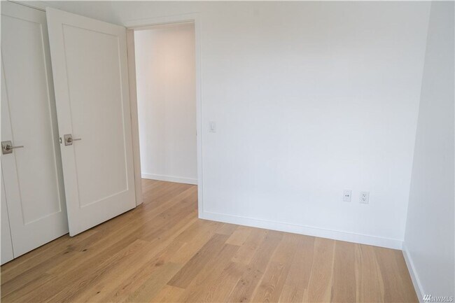 Building Photo - 1Bd/1Ba Seattle Condo