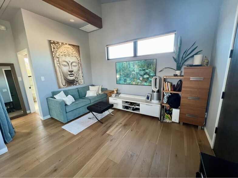 Living Room - 11044 Aletta Ave