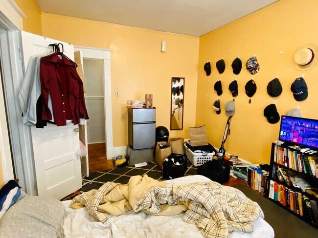 Building Photo - 117 N Robinson St