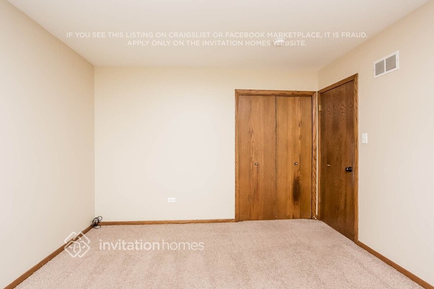 Building Photo - 8308 S 77th Ct