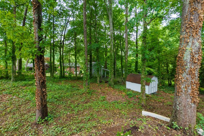 Building Photo - 280 E Valley Dr