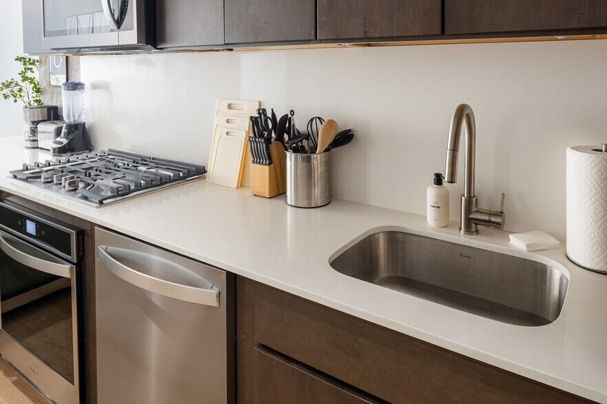 Building Photo - 119 West 24 Street-SI ID1032143P