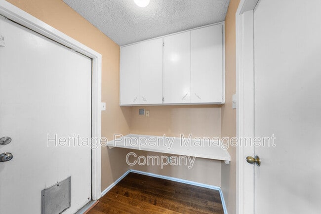 Building Photo - 7015 Forest Pine St