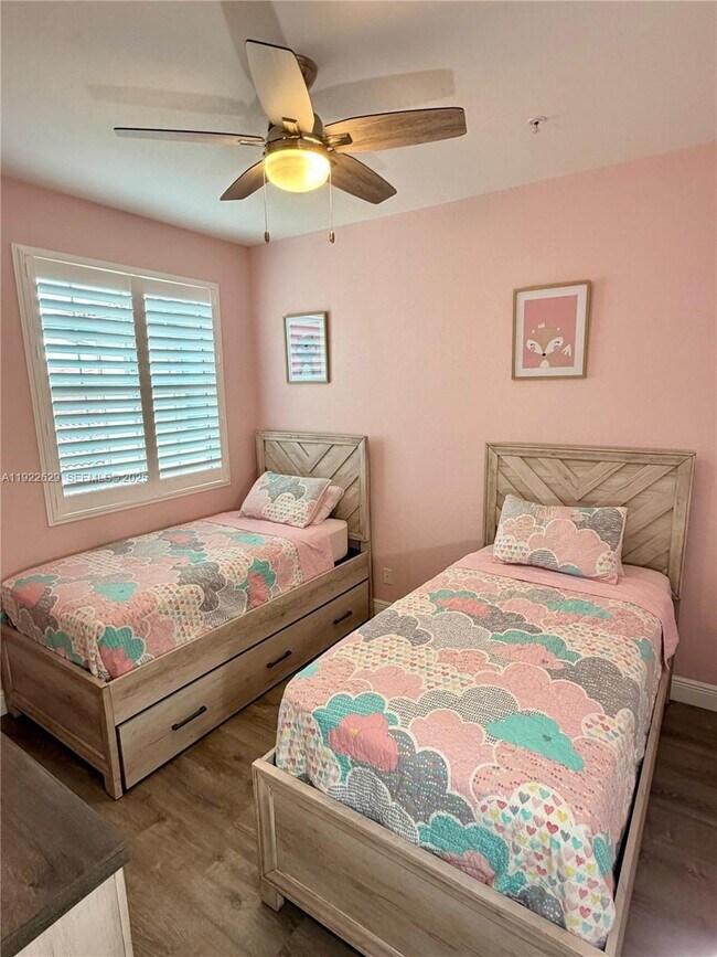 Building Photo - 1505 SW 147th Ave