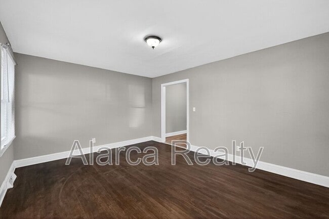 Building Photo - 1137 Skyview Rd