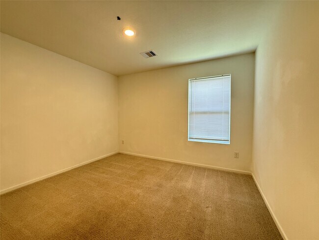 Building Photo - 26746 Prairie Smoke Ln