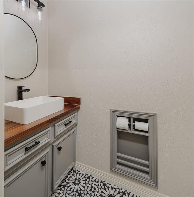 Building Photo - 14 Graceful Elm Ct
