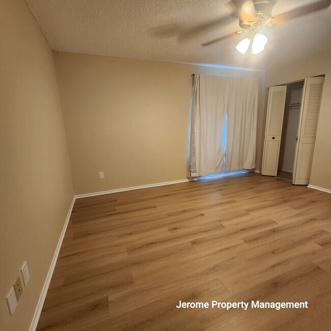 Building Photo - 28435 Trident Ct