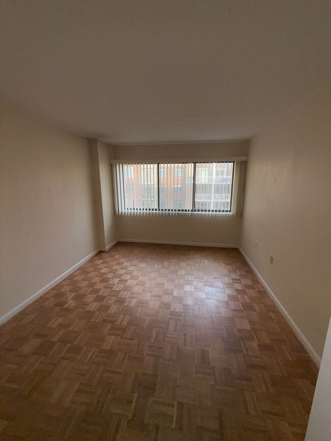 Building Photo - 2 Bedroom 2 Bathroom Condo Available for Rent