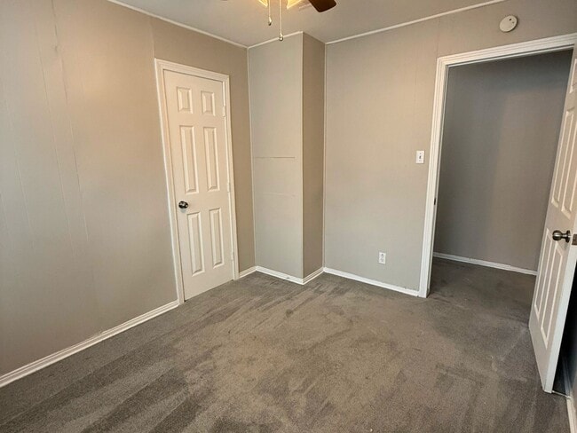 Building Photo - 5142 Balkin St