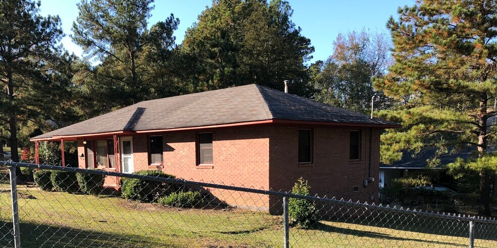 Building Photo - 1846 Colony Dr