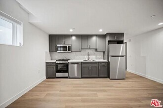 Building Photo - 1212 McClellan Dr